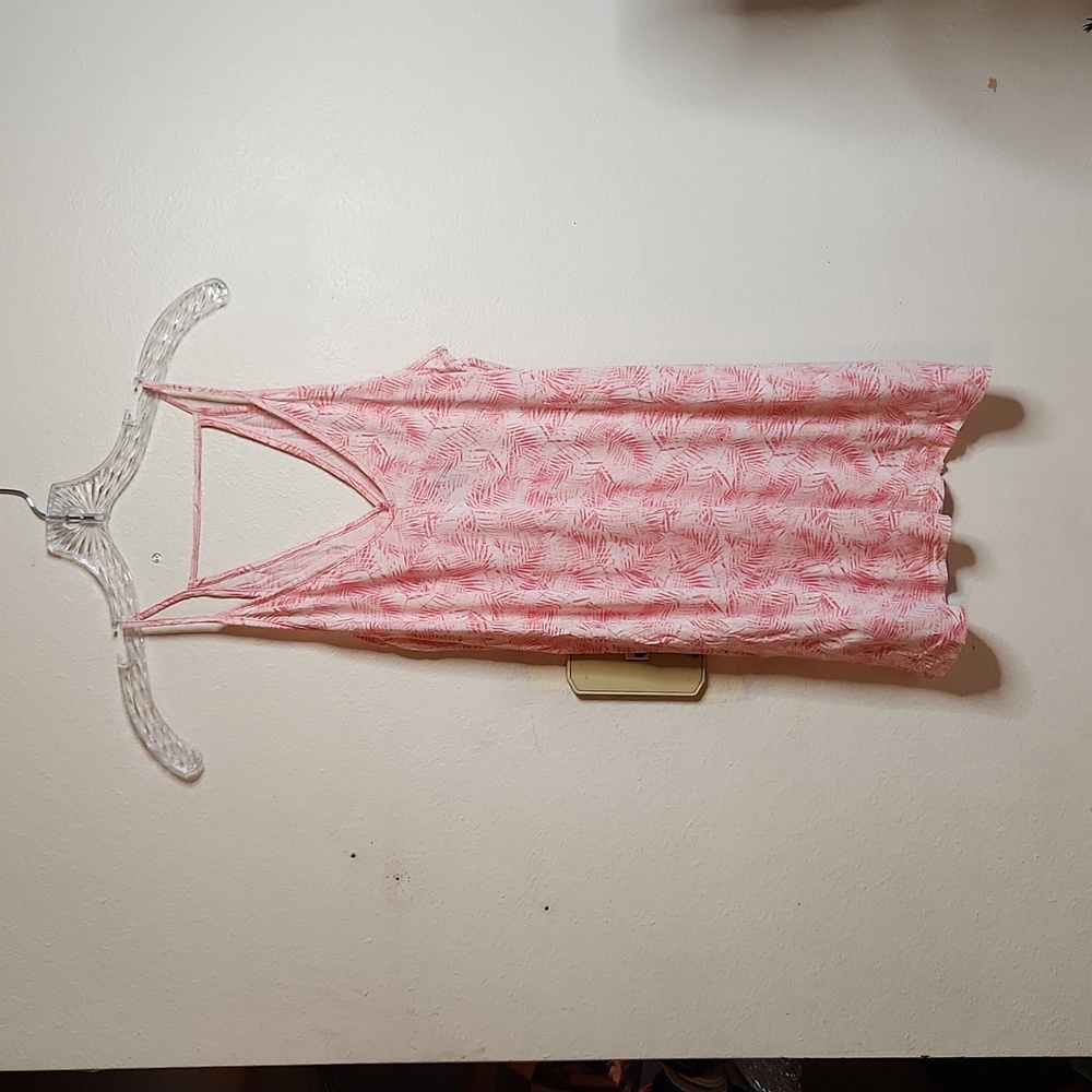 Old Navy Leaf print tank top